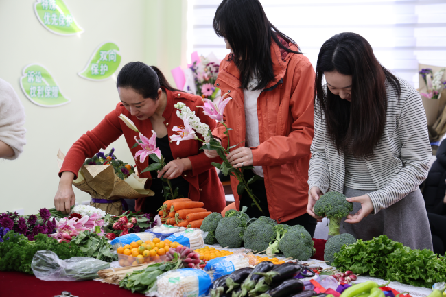 花香润检心 巾帼绽芳华|我院开展“悦享芳华·巧手弄花”三八妇女节主题活动